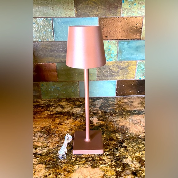 USB LED TABLE LAMP - Picture 3 of 3